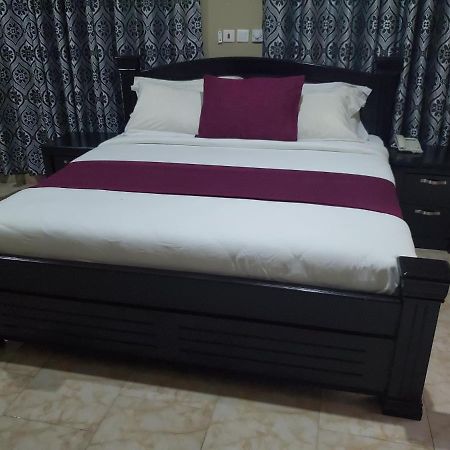 Kislas Luxury Hotel Adenta Ngoại thất bức ảnh