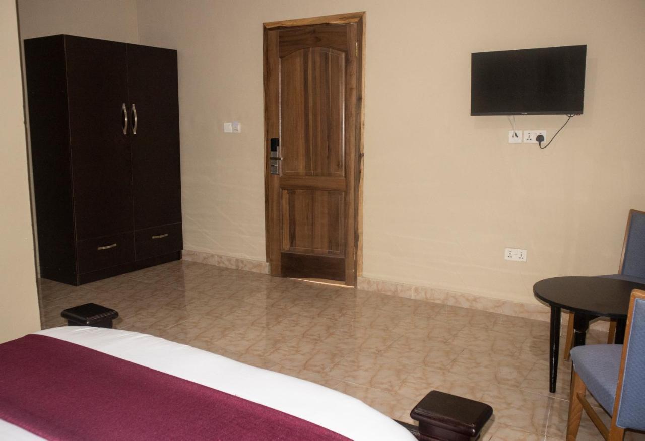 Kislas Luxury Hotel Adenta Ngoại thất bức ảnh
