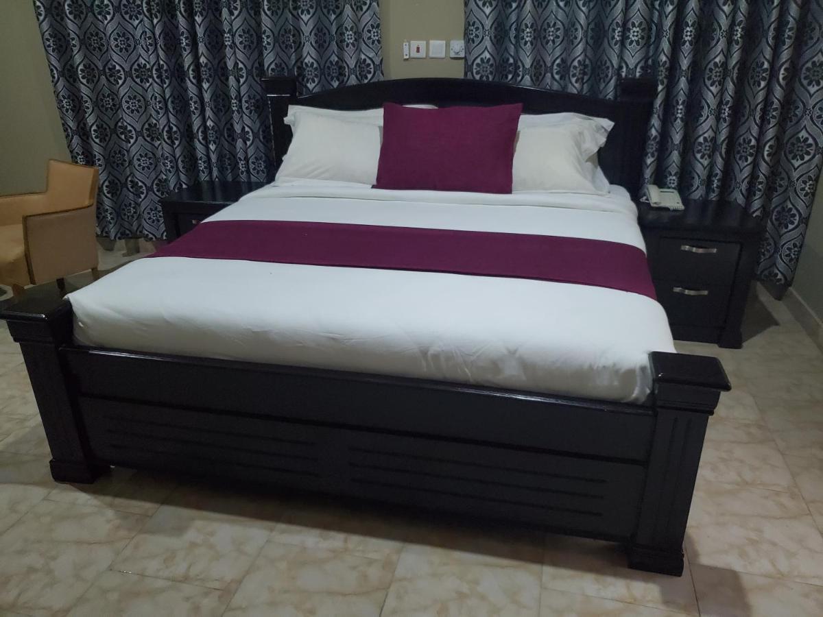 Kislas Luxury Hotel Adenta Ngoại thất bức ảnh